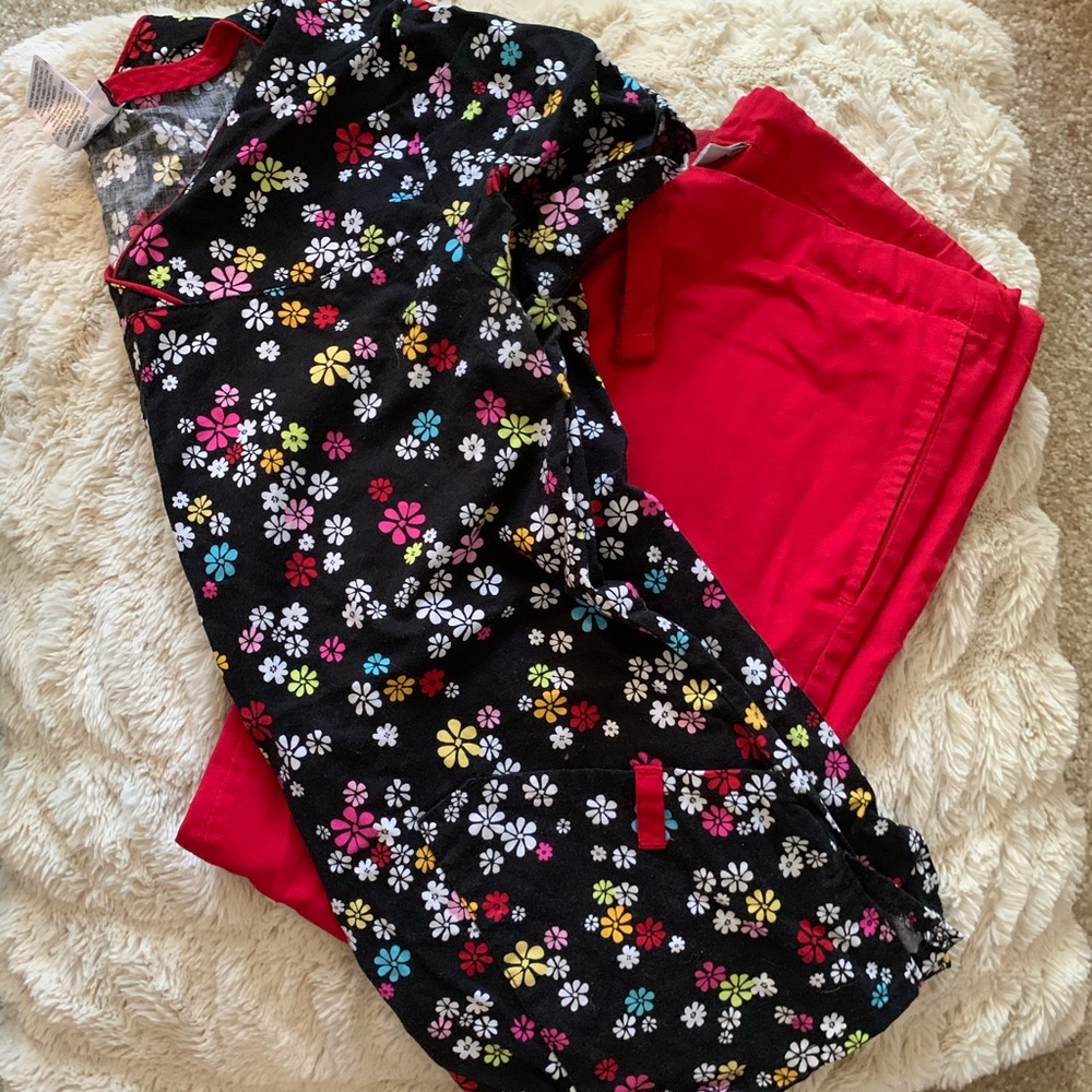 Black Floral Scrub Top Size XS